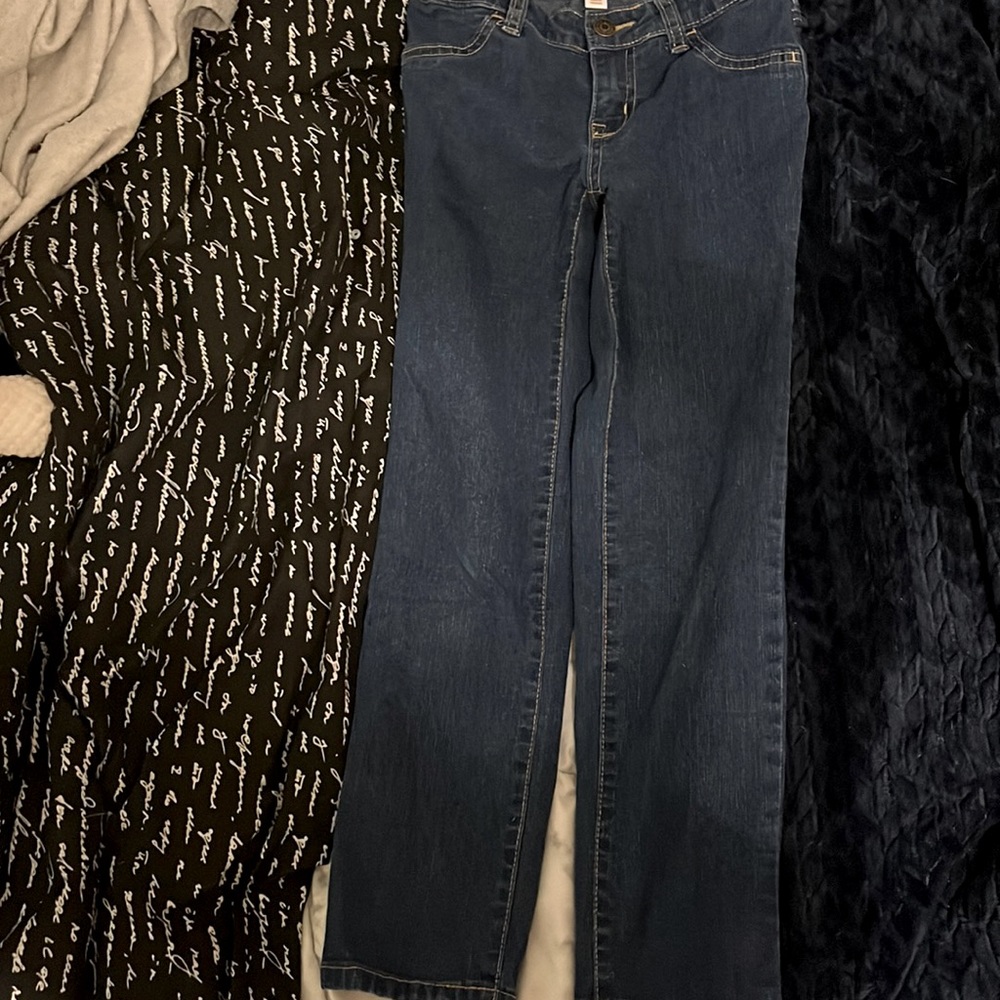 Medium dark blue cat&jack jeans